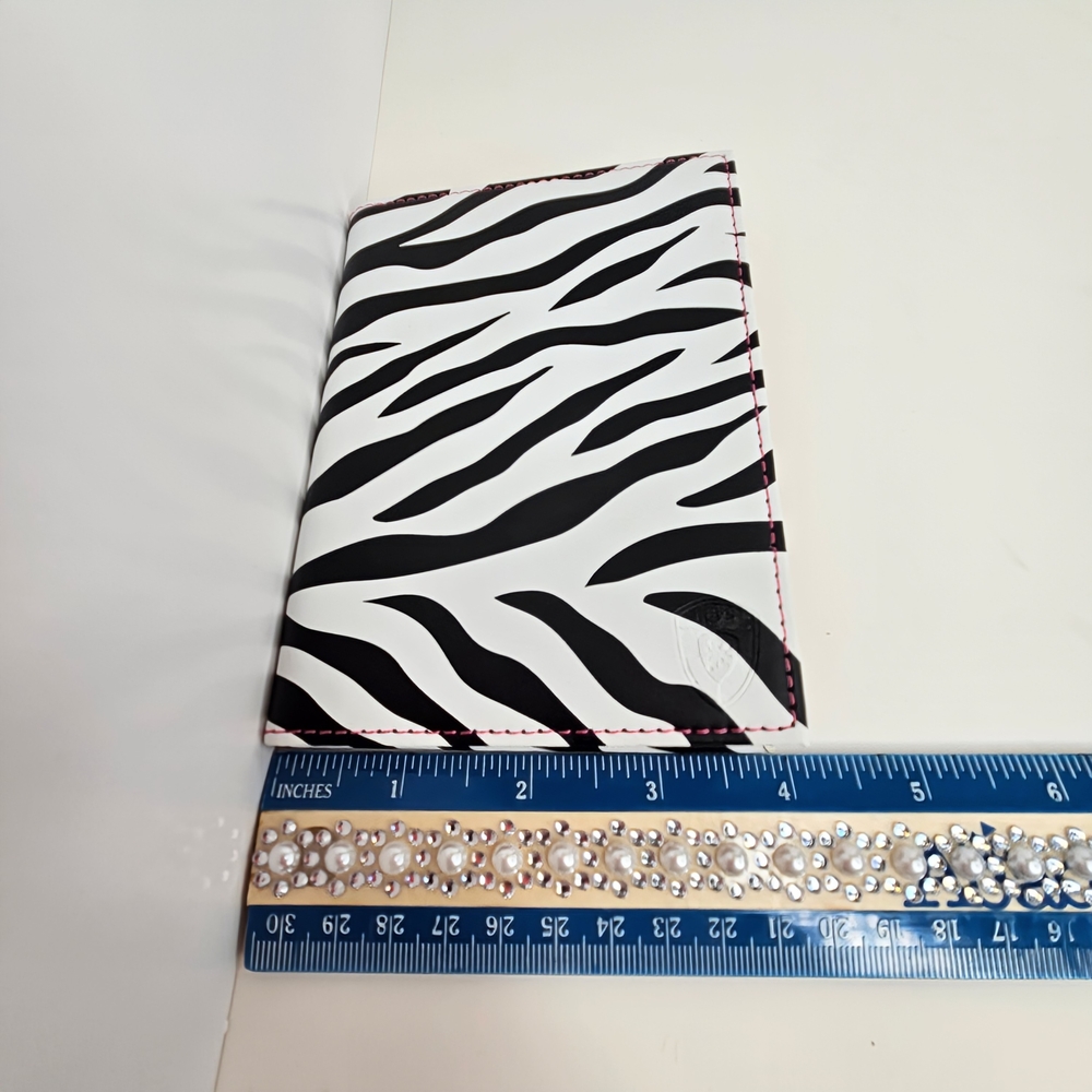 NWT Heys Zebra Animal Print Passport Cover Travel Wallet - Picture 14 of 16
